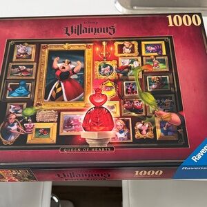 Ravensburger Villainous Queen of Hearts Puzzle - Red and Gold